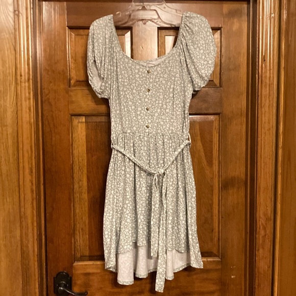 XXL Junior or XL Women’s No Boundaries Sage/White Floral Stretch High Low Dress - Picture 3 of 15